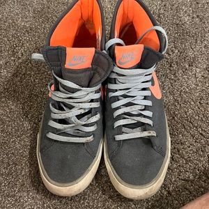 Nike blazers size 8 grey and peach